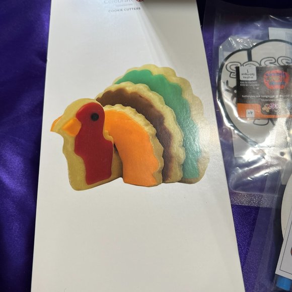 NEW 📌Creatology Halloween Costume Kit Mask & Halloween Art & Craft & more fun - Picture 10 of 11